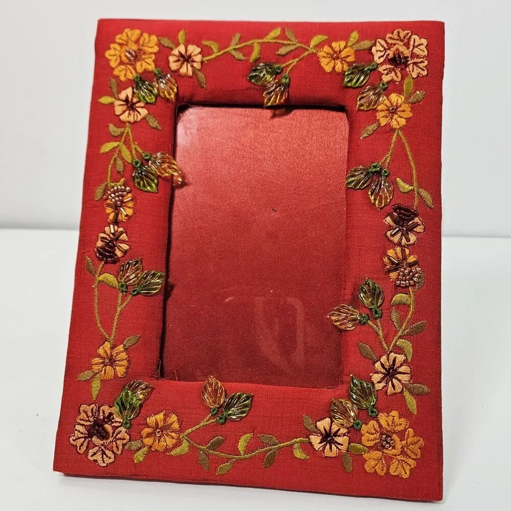 Vtg Photo Frame Gift Red Satin Fabric Embroidered beads Floral Beading 4 x 6 pic